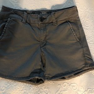 AEO Midi Faded Gray shorts